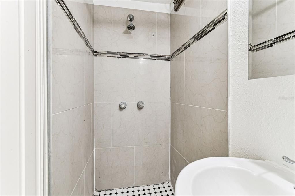 待售: $329,900 (3 贝兹, 2 浴室, 970 平方英尺)