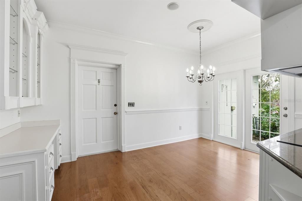 For Rent: $3,600 (3 beds, 3 baths, 3812 Square Feet)