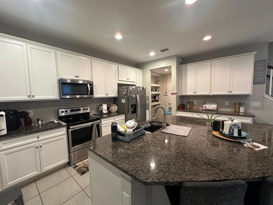 待售: $539,000 (4 贝兹, 3 浴室, 2587 平方英尺)