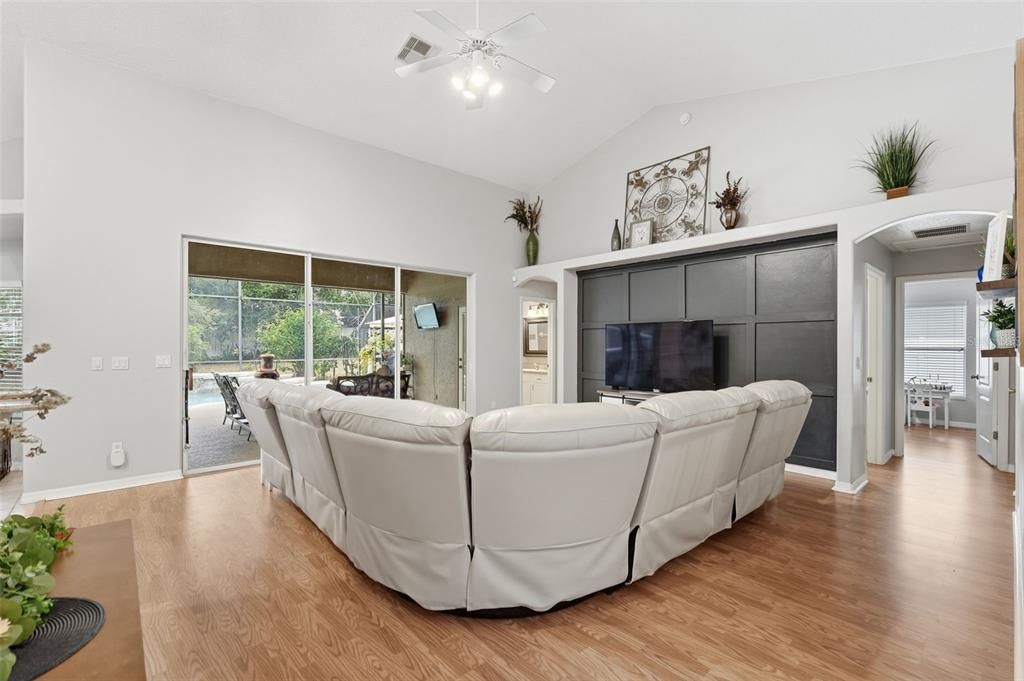 На продажу: $510,000 (4 спален, 3 ванн, 2453 Квадратных фут)