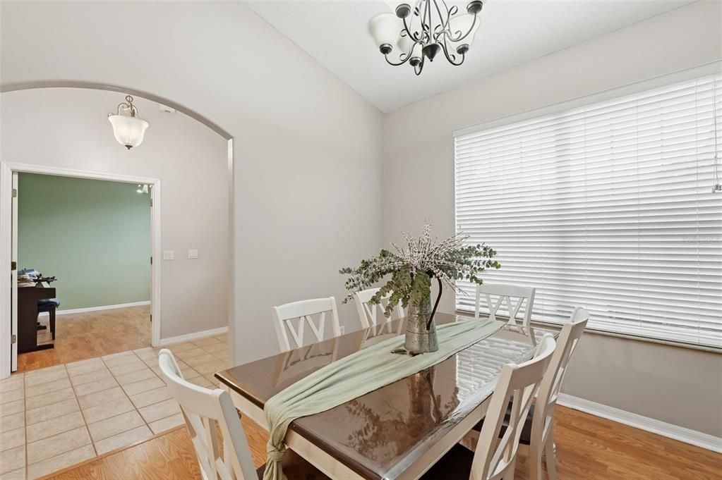 На продажу: $510,000 (4 спален, 3 ванн, 2453 Квадратных фут)