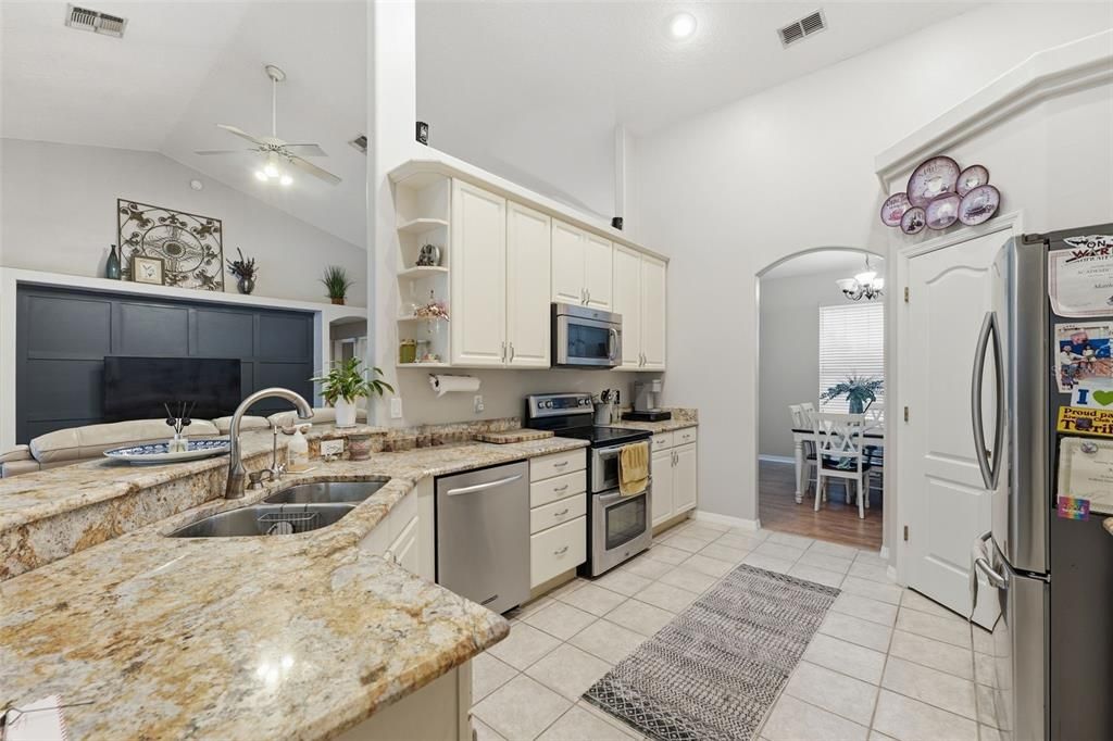 На продажу: $510,000 (4 спален, 3 ванн, 2453 Квадратных фут)