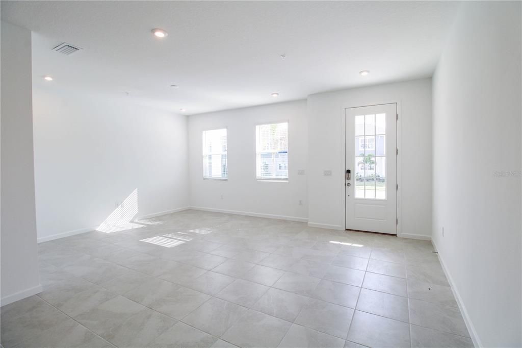 В аренду: $2,395 (4 спален, 2 ванн, 1678 Квадратных фут)