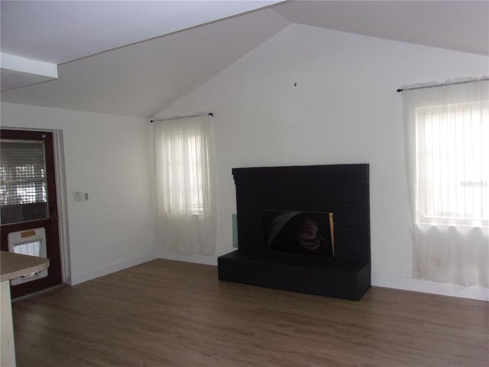 For Rent: $1,550 (2 beds, 2 baths, 1390 Square Feet)