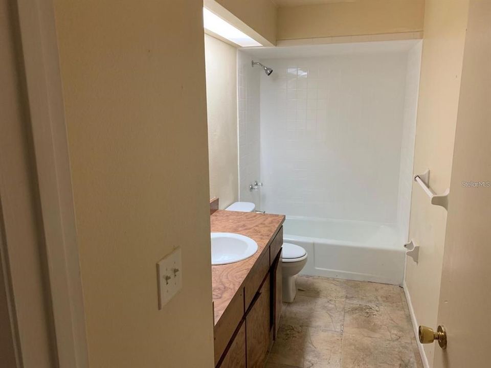 出租: $1,200 (2 贝兹, 1 浴室, 1236 平方英尺)