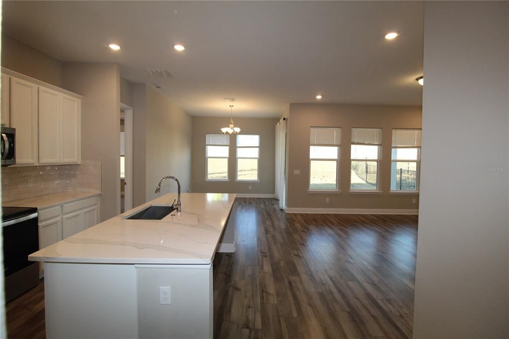 For Rent: $3,500 (4 beds, 3 baths, 2072 Square Feet)