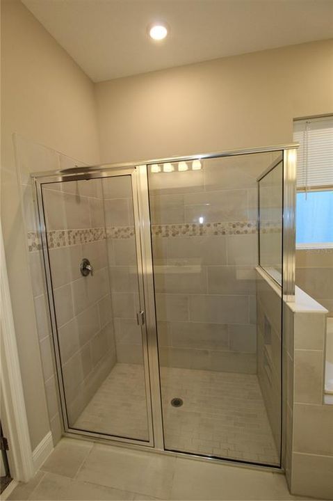 For Rent: $3,500 (4 beds, 3 baths, 2072 Square Feet)