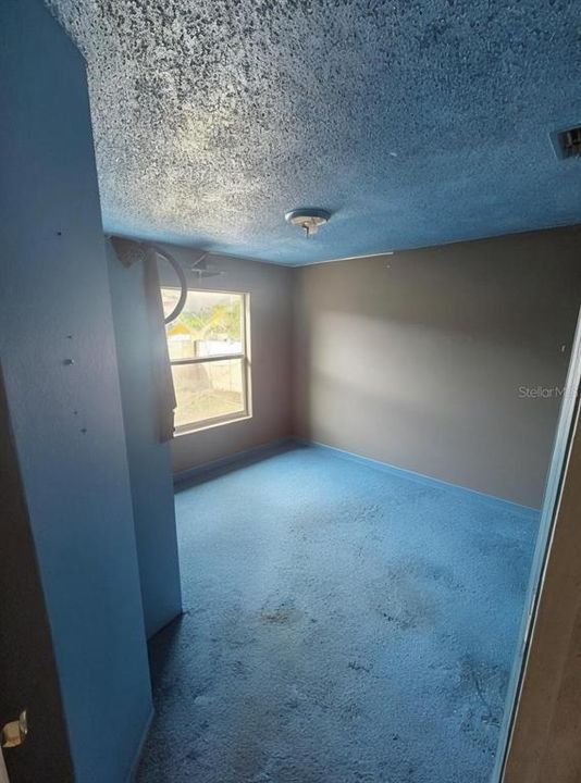 For Sale: $325,000 (4 beds, 2 baths, 1498 Square Feet)