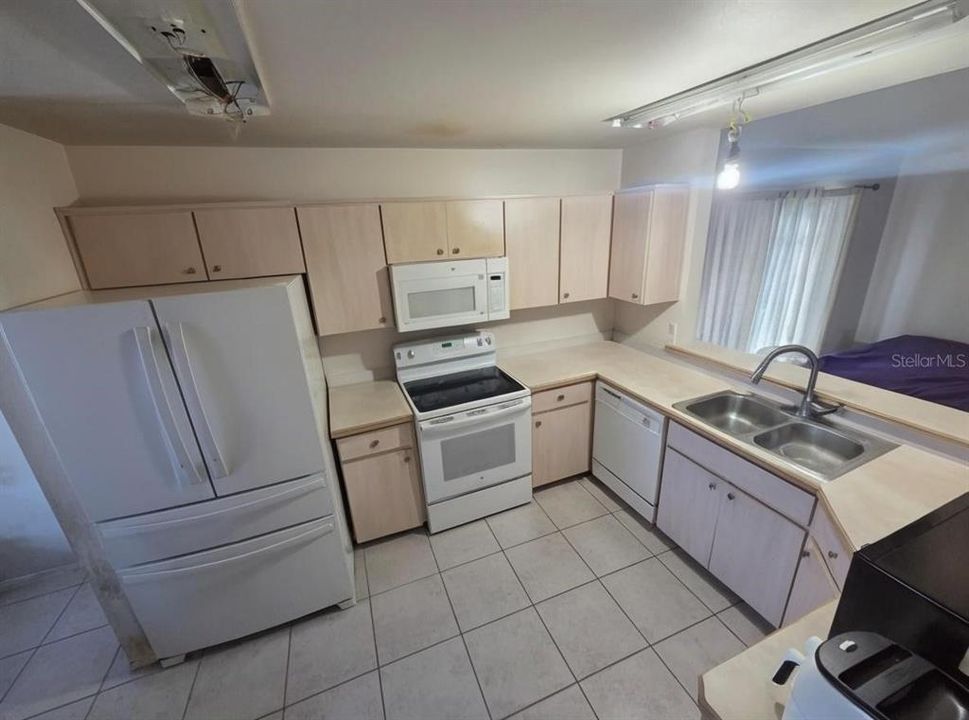 For Sale: $325,000 (4 beds, 2 baths, 1498 Square Feet)