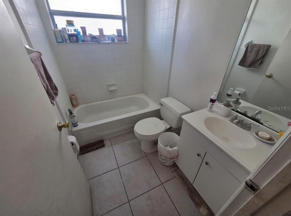 For Sale: $325,000 (4 beds, 2 baths, 1498 Square Feet)