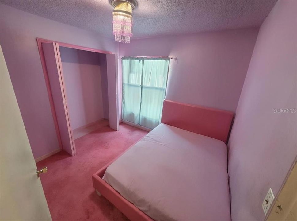 For Sale: $325,000 (4 beds, 2 baths, 1498 Square Feet)