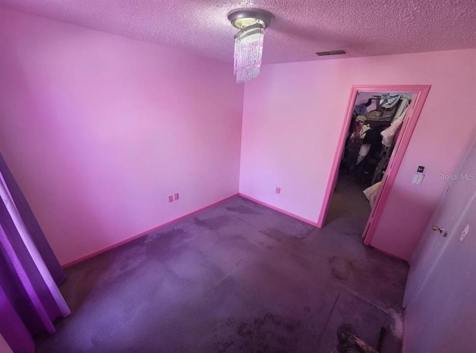 For Sale: $325,000 (4 beds, 2 baths, 1498 Square Feet)