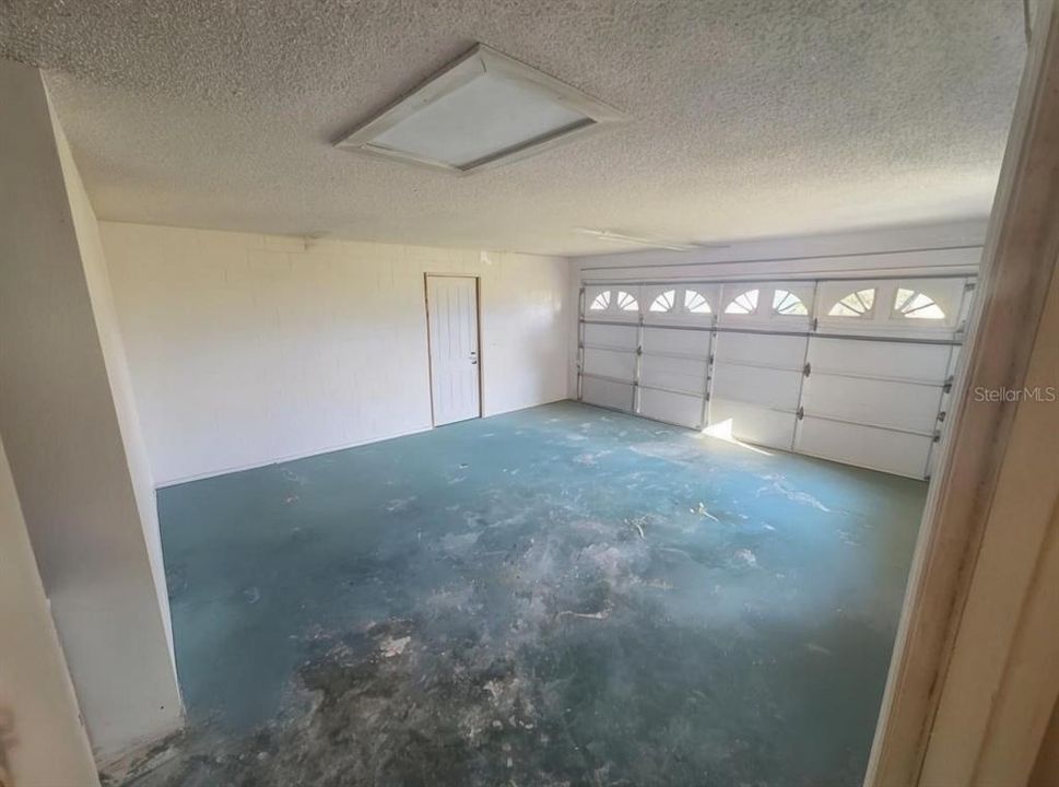 For Sale: $325,000 (4 beds, 2 baths, 1498 Square Feet)