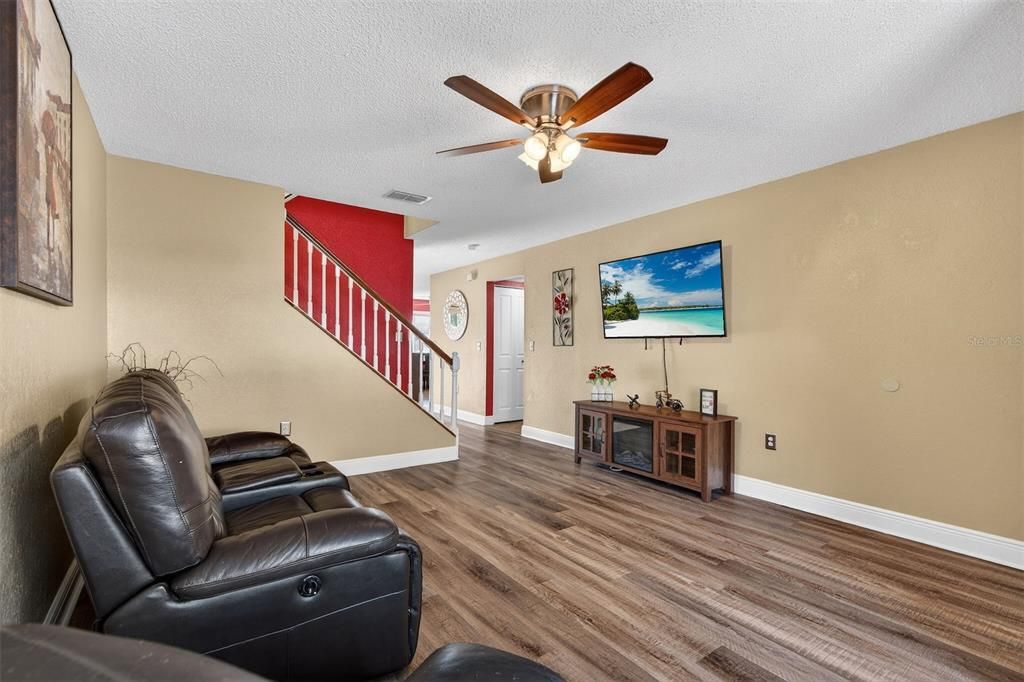 На продажу: $350,000 (3 спален, 2 ванн, 1658 Квадратных фут)