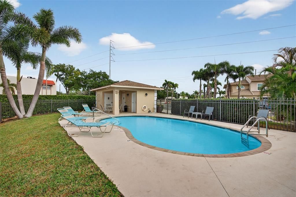 На продажу: $350,000 (3 спален, 2 ванн, 1658 Квадратных фут)