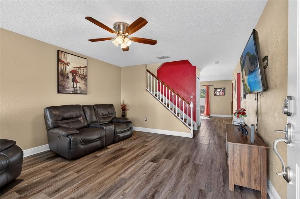 На продажу: $350,000 (3 спален, 2 ванн, 1658 Квадратных фут)