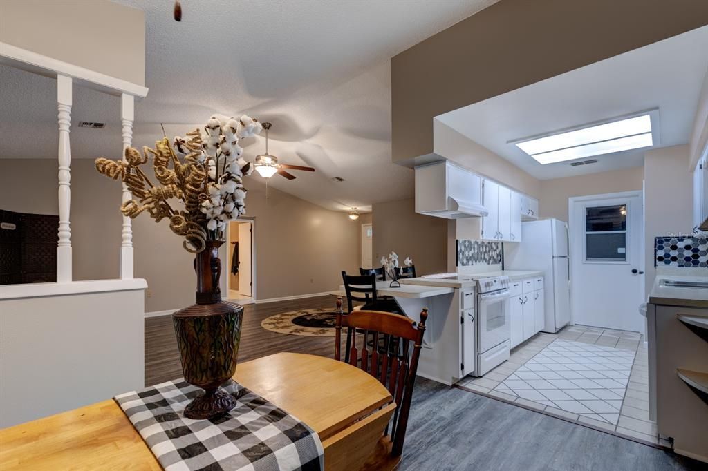 En Venta: $215,000 (2 camas, 2 baños, 1418 Pies cuadrados)