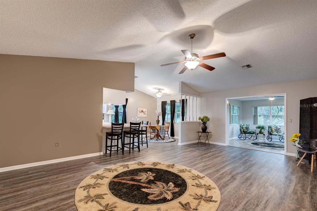 En Venta: $215,000 (2 camas, 2 baños, 1418 Pies cuadrados)