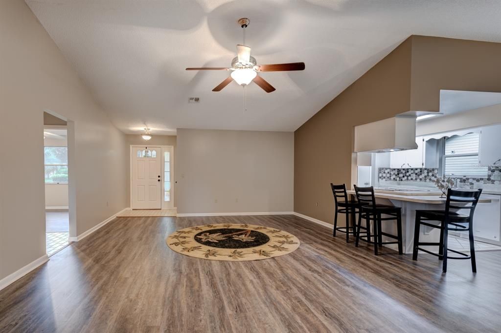 En Venta: $215,000 (2 camas, 2 baños, 1418 Pies cuadrados)