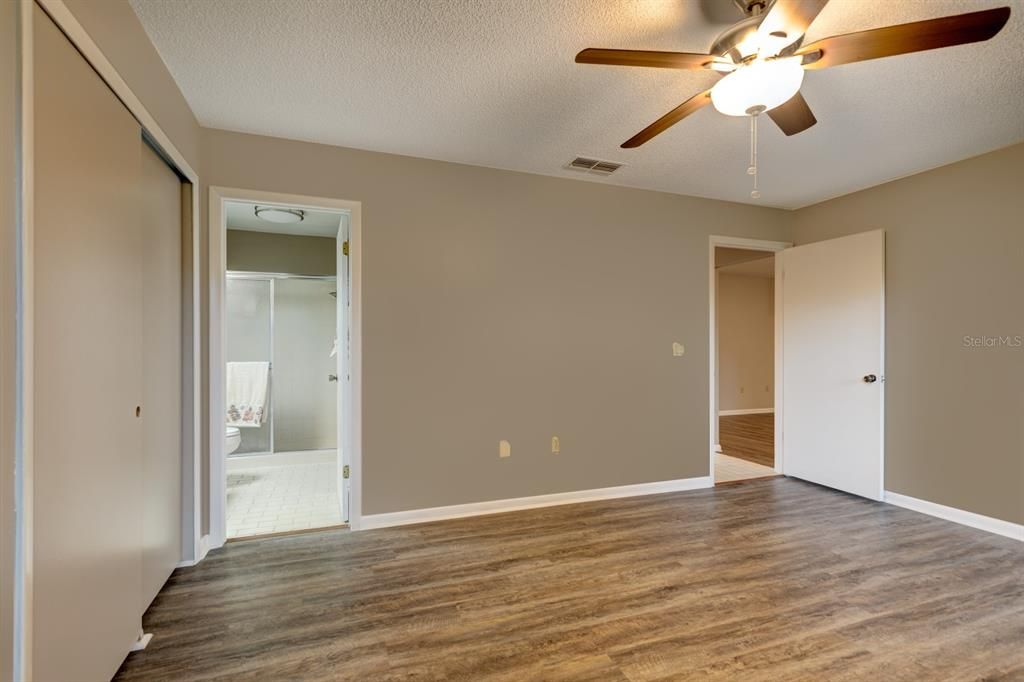 En Venta: $215,000 (2 camas, 2 baños, 1418 Pies cuadrados)