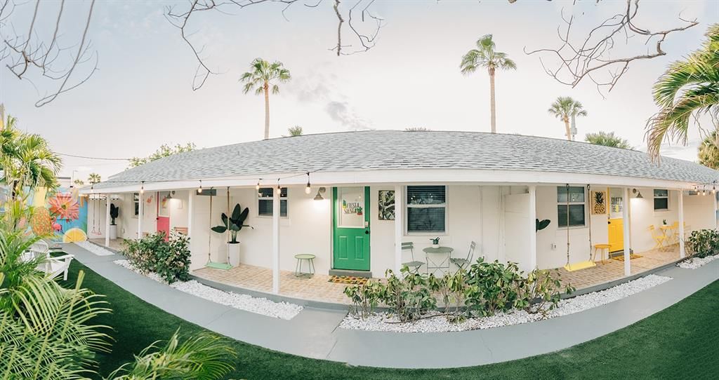 For Rent: $2,450 (1 beds, 1 baths, 700 Square Feet)