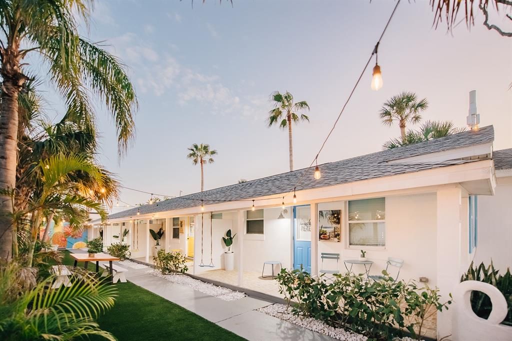 For Rent: $2,450 (1 beds, 1 baths, 700 Square Feet)