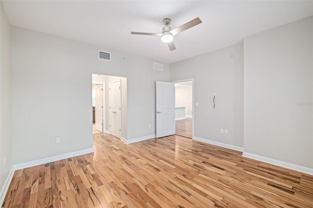 For Rent: $2,800 (2 beds, 2 baths, 1359 Square Feet)