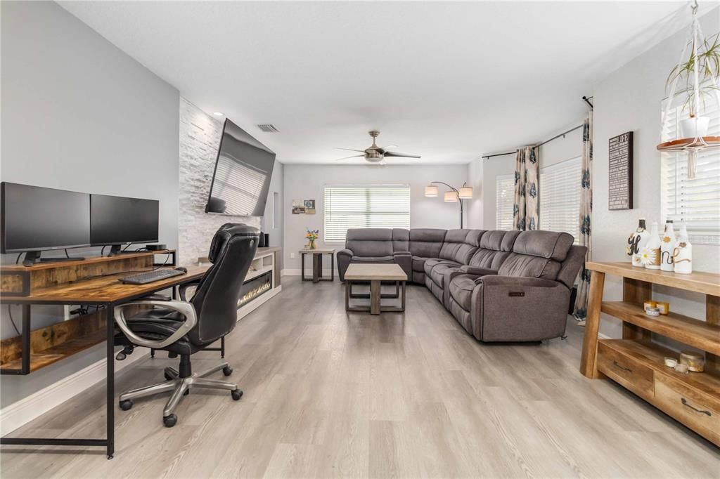 На продажу: $375,000 (3 спален, 2 ванн, 2312 Квадратных фут)