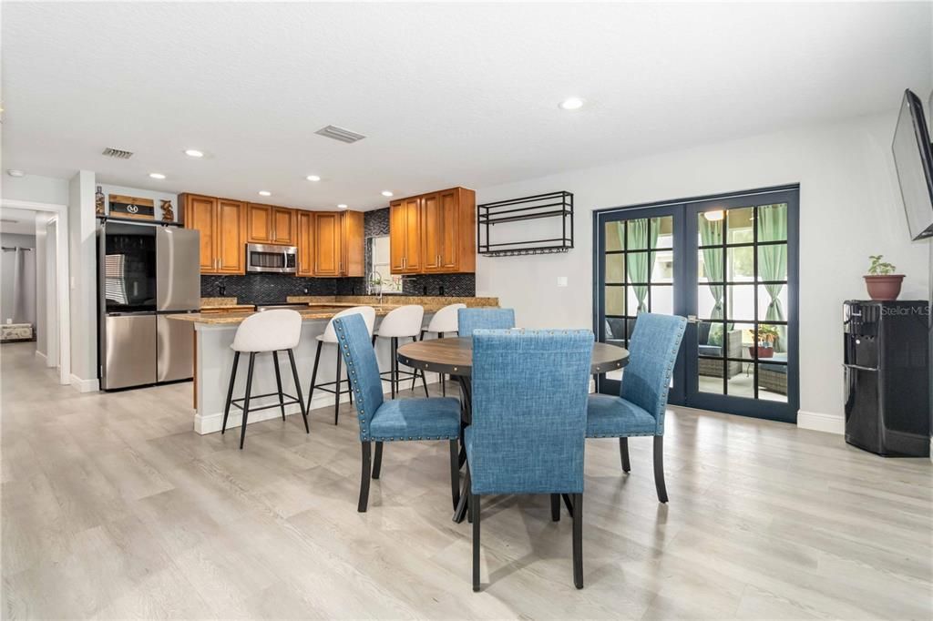 На продажу: $375,000 (3 спален, 2 ванн, 2312 Квадратных фут)