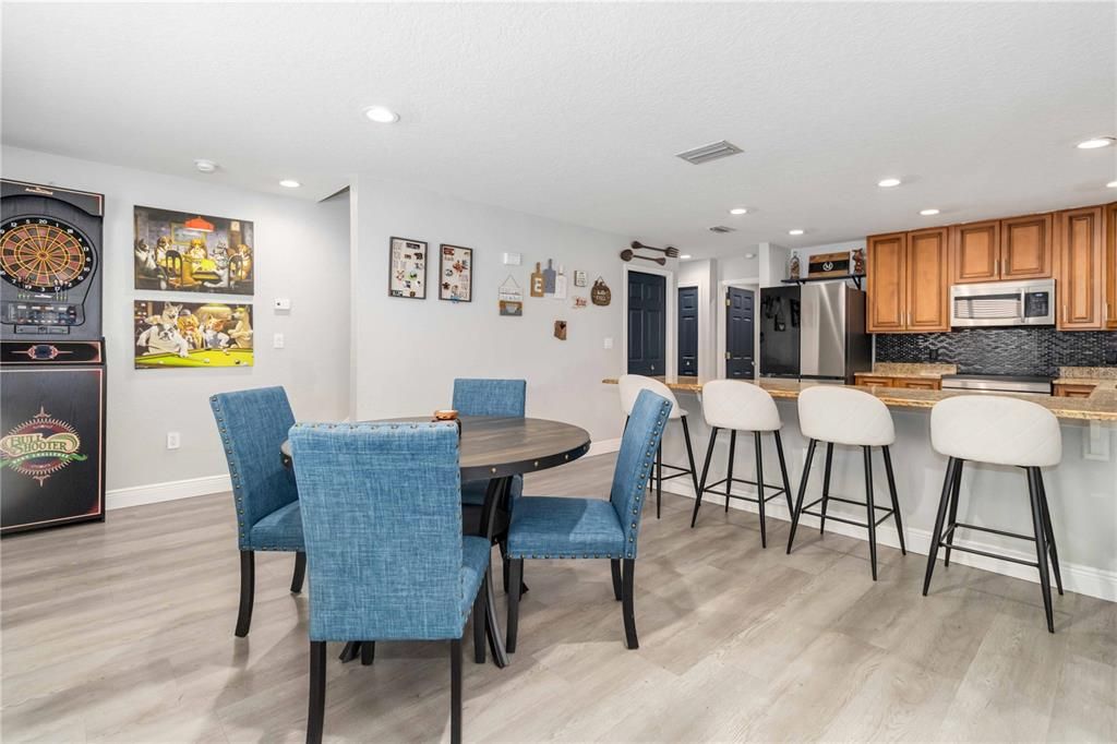 На продажу: $375,000 (3 спален, 2 ванн, 2312 Квадратных фут)