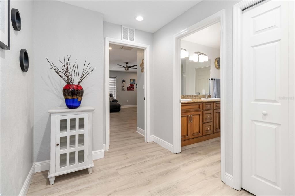 На продажу: $375,000 (3 спален, 2 ванн, 2312 Квадратных фут)