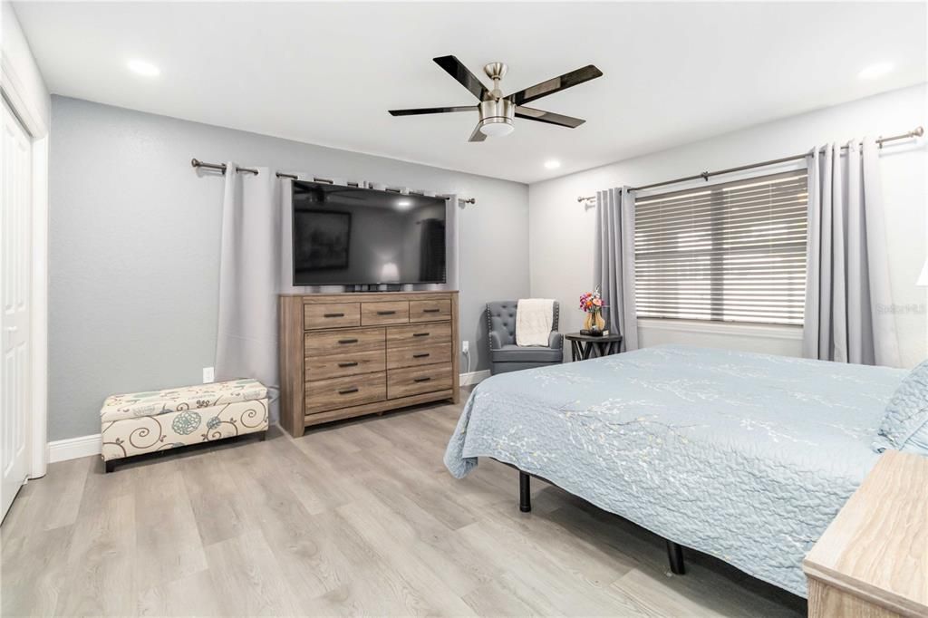 На продажу: $375,000 (3 спален, 2 ванн, 2312 Квадратных фут)