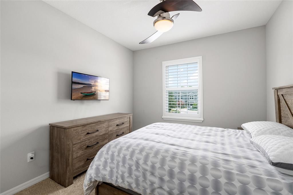 For Rent: $2,500 (3 beds, 2 baths, 1584 Square Feet)