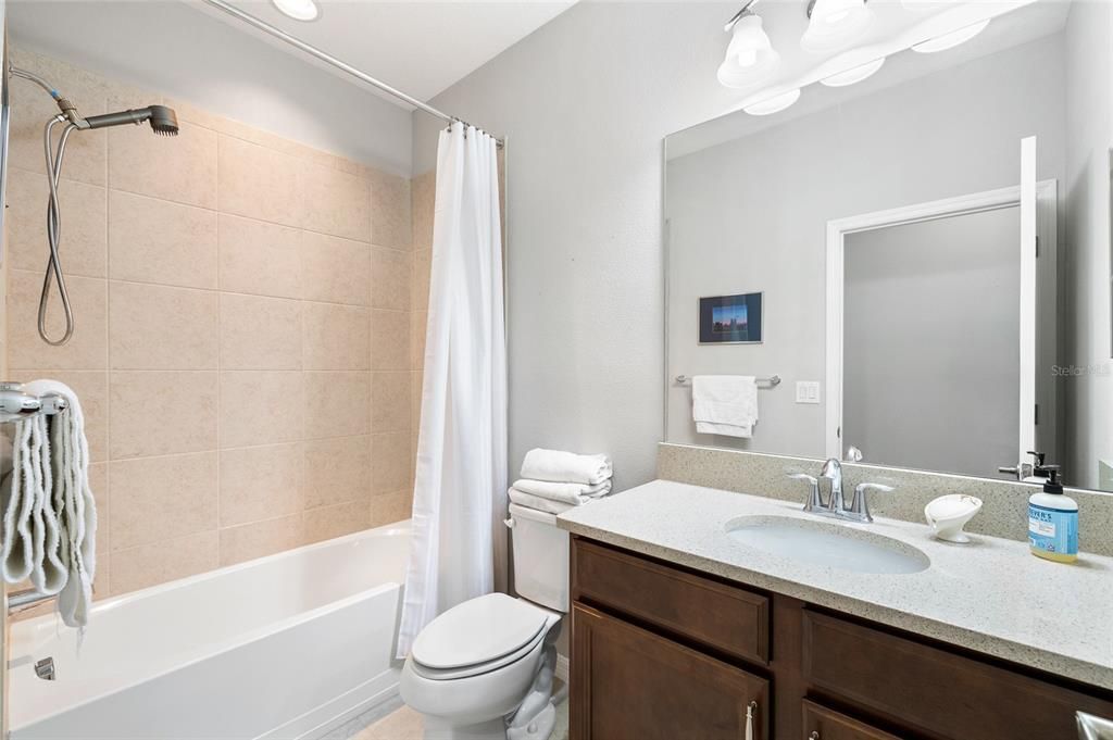 For Rent: $2,500 (3 beds, 2 baths, 1584 Square Feet)