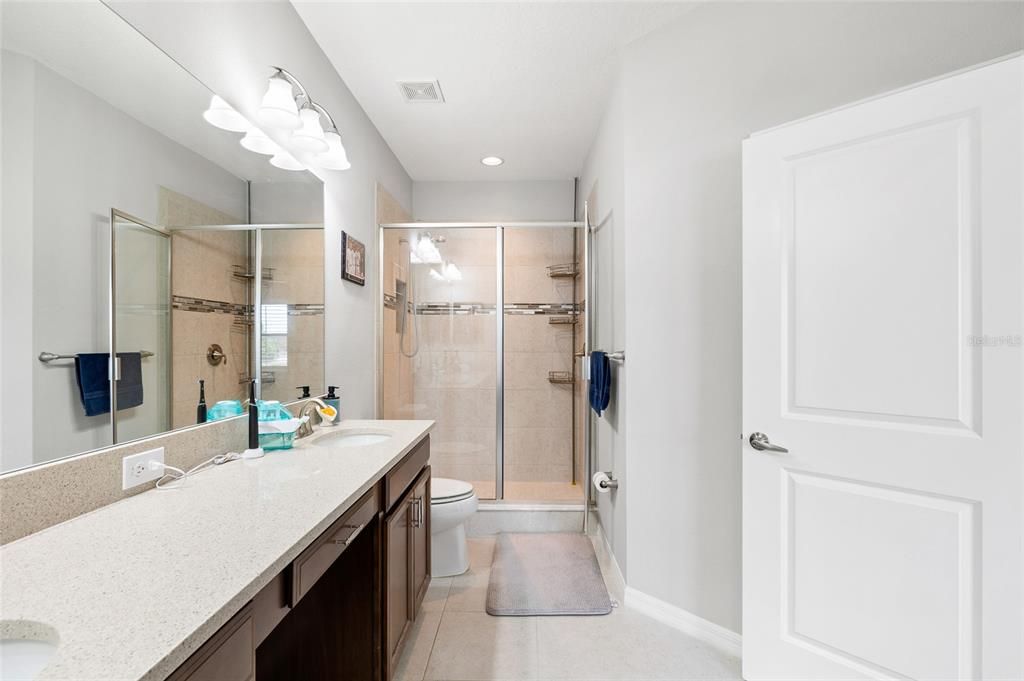 For Rent: $2,500 (3 beds, 2 baths, 1584 Square Feet)