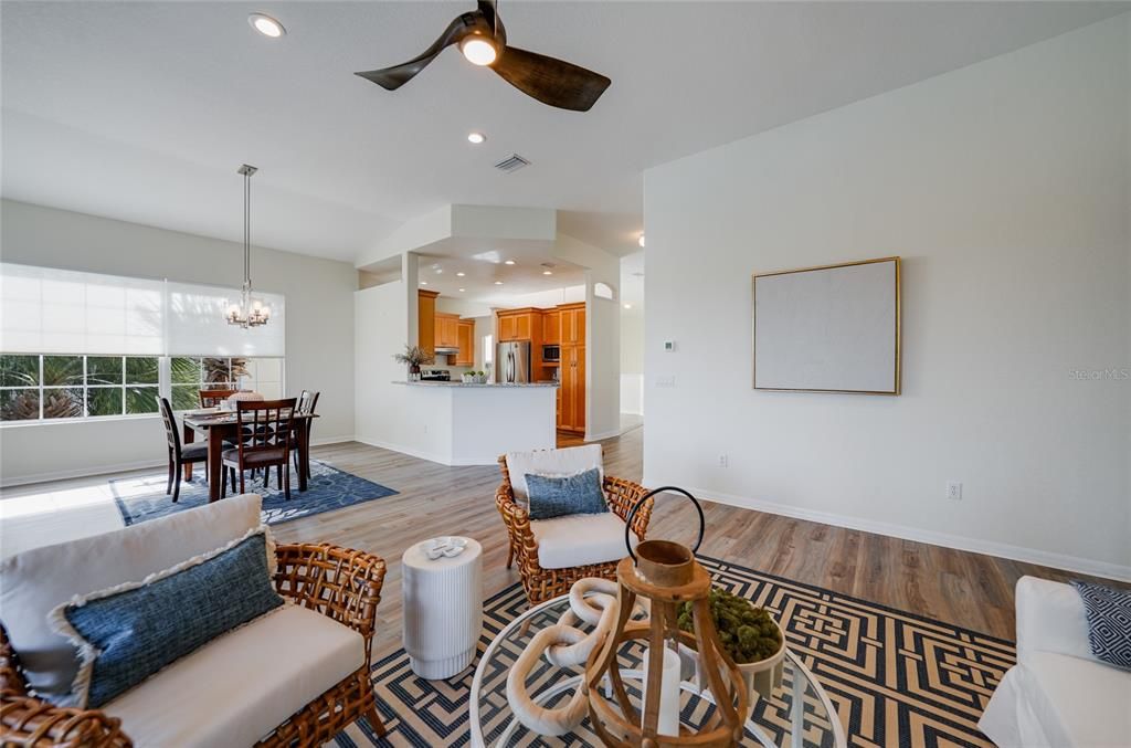 На продажу: $372,000 (3 спален, 2 ванн, 2079 Квадратных фут)