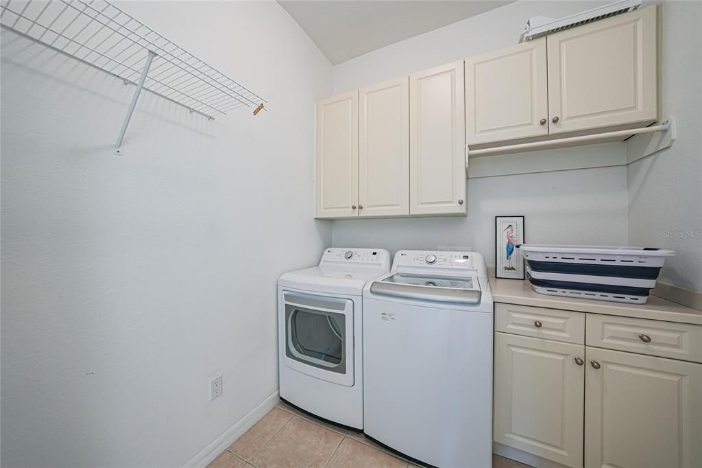 На продажу: $372,000 (3 спален, 2 ванн, 2079 Квадратных фут)