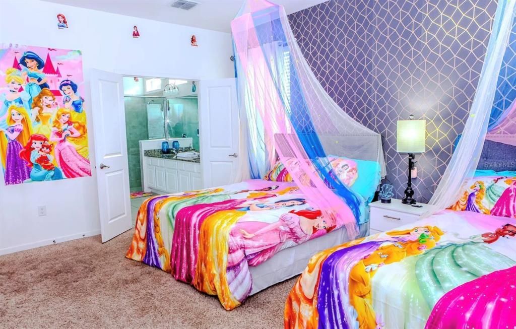 En Venta: $775,000 (6 camas, 6 baños, 3451 Pies cuadrados)