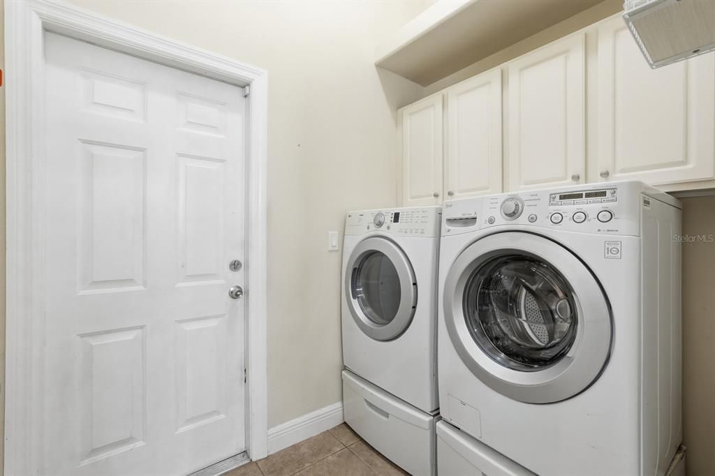 For Sale: $565,000 (3 beds, 2 baths, 2396 Square Feet)