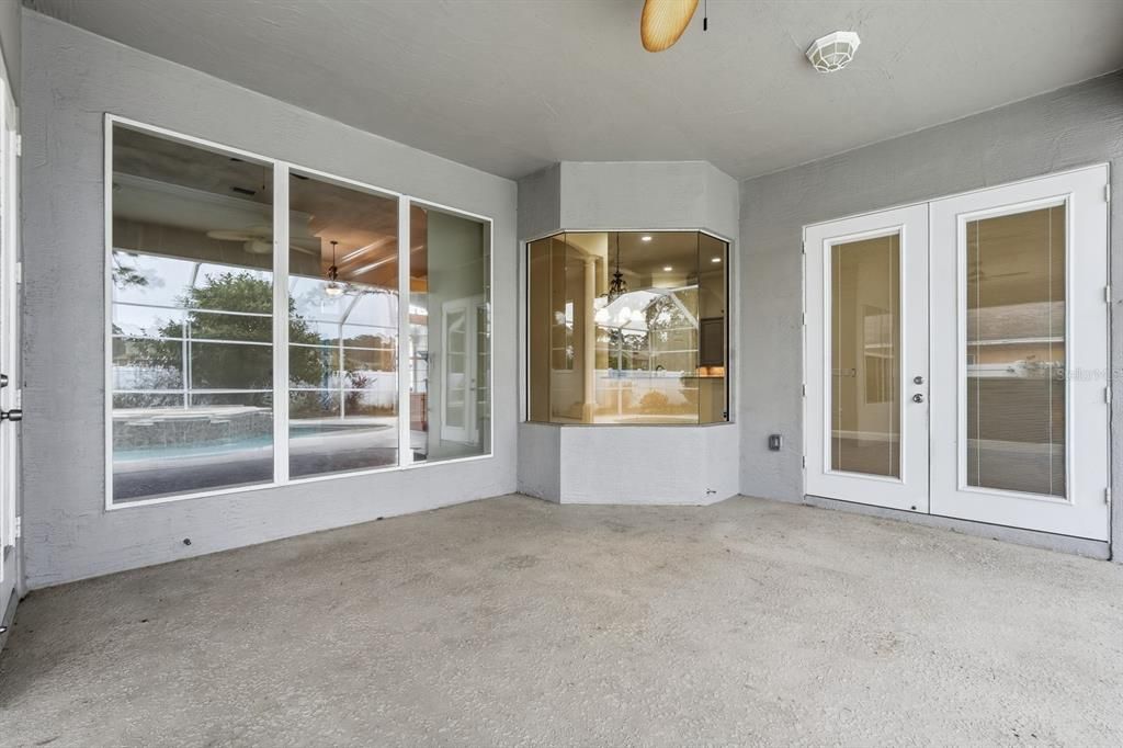 For Sale: $565,000 (3 beds, 2 baths, 2396 Square Feet)