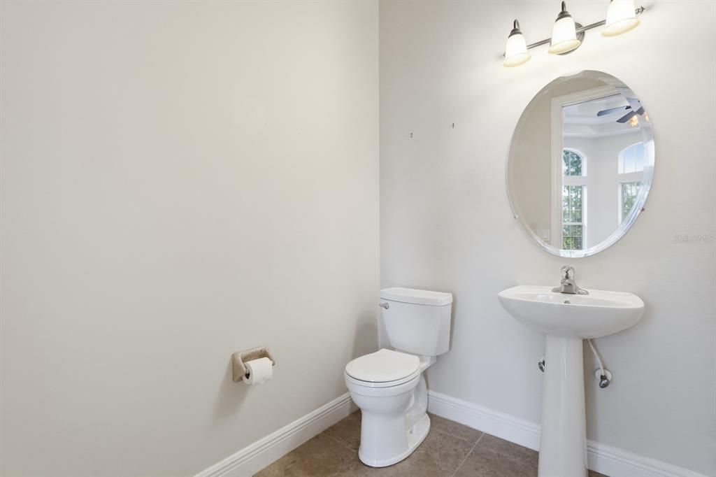 For Sale: $565,000 (3 beds, 2 baths, 2396 Square Feet)