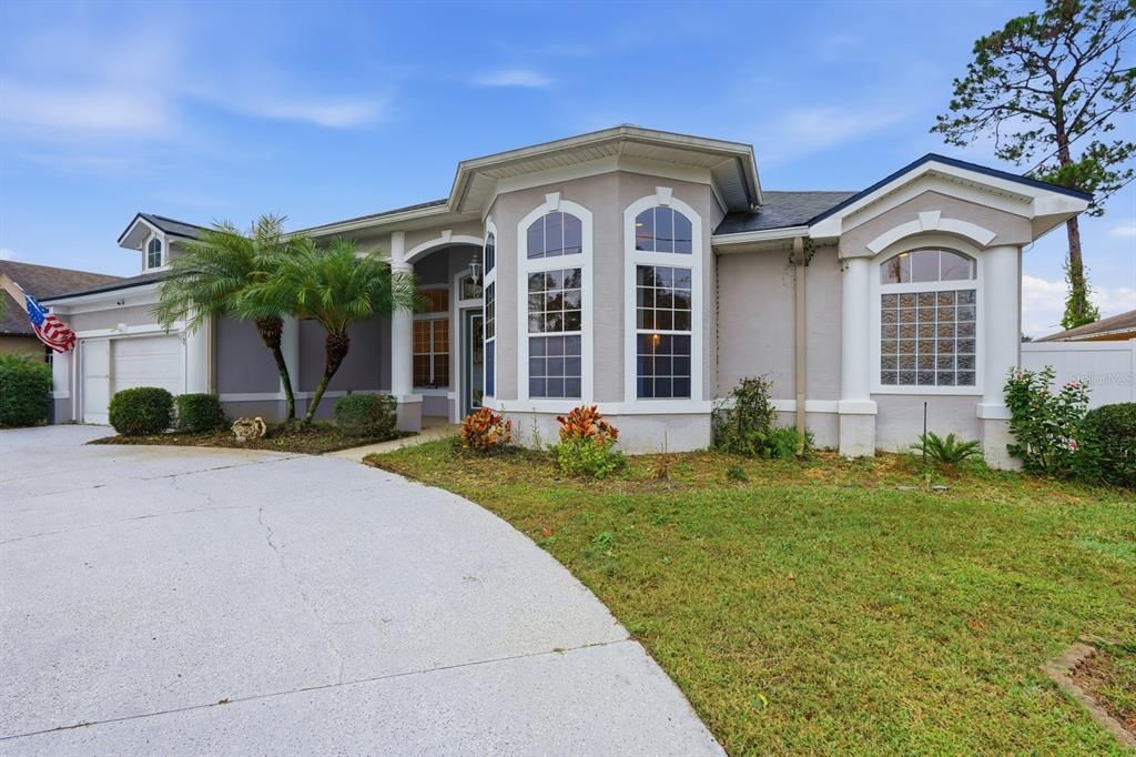 For Sale: $565,000 (3 beds, 2 baths, 2396 Square Feet)