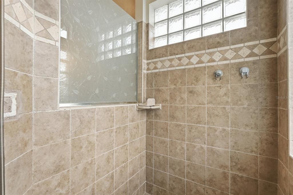 For Sale: $565,000 (3 beds, 2 baths, 2396 Square Feet)