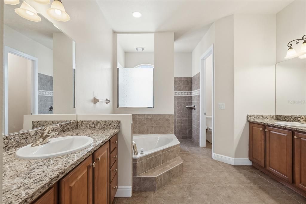 For Sale: $565,000 (3 beds, 2 baths, 2396 Square Feet)