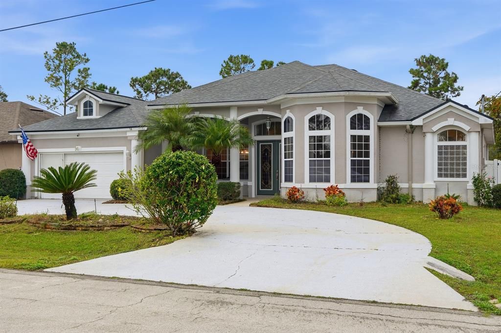 For Sale: $565,000 (3 beds, 2 baths, 2396 Square Feet)