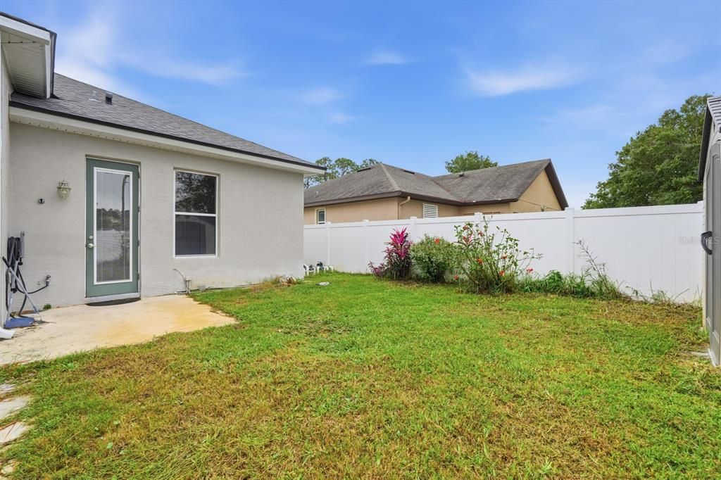 For Sale: $565,000 (3 beds, 2 baths, 2396 Square Feet)