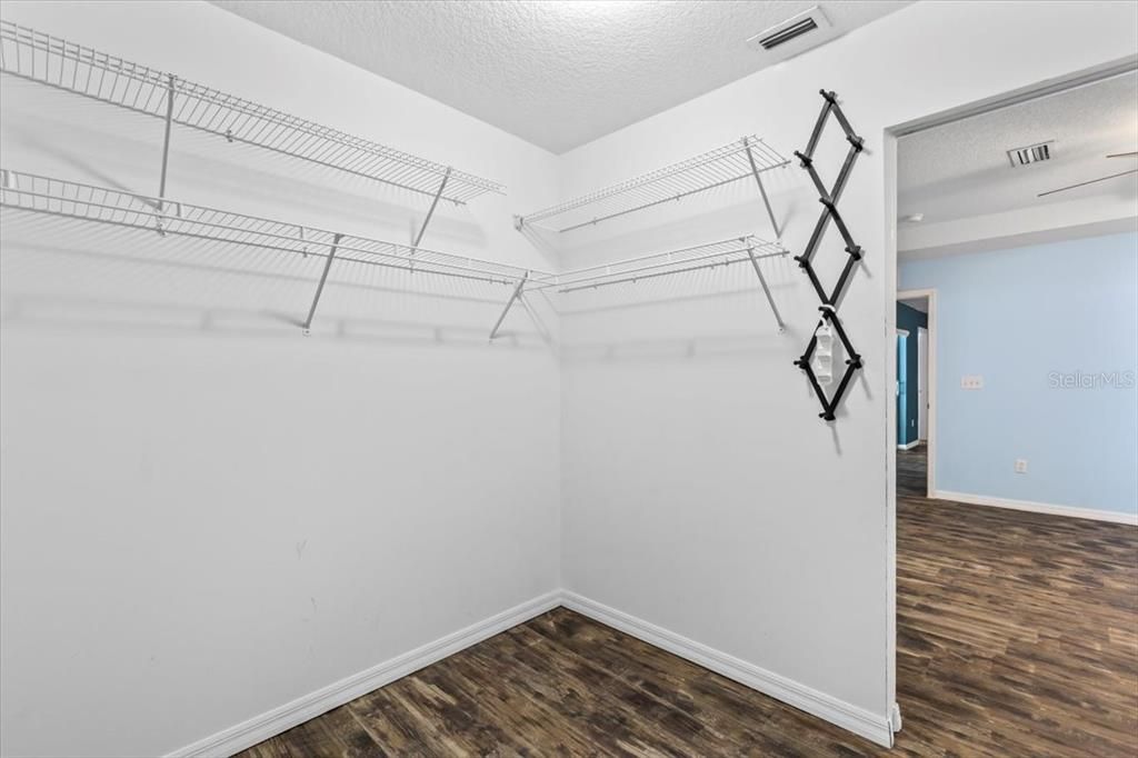 出租: $2,200 (3 贝兹, 2 浴室, 1859 平方英尺)