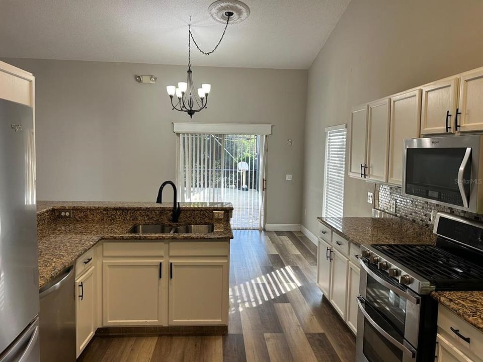 En Renta: $2,250 (4 camas, 2 baños, 1546 Pies cuadrados)