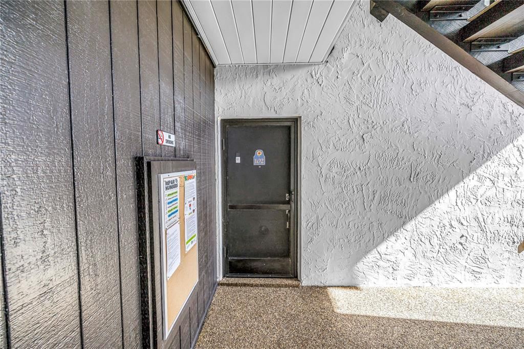 For Sale: $155,000 (1 beds, 1 baths, 714 Square Feet)