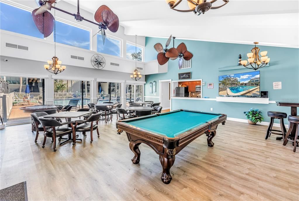 For Sale: $155,000 (1 beds, 1 baths, 714 Square Feet)